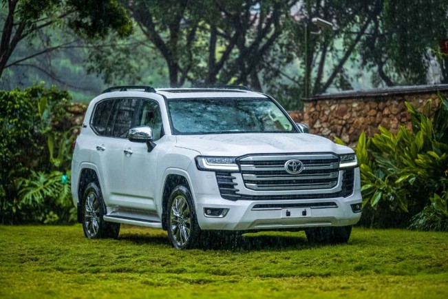 Ilustrasi mobil mewah. [Toyota]